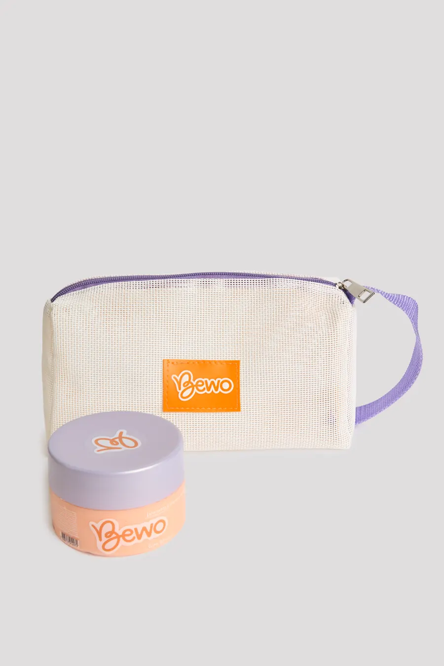 Esfoliante e necessaire Bewo
