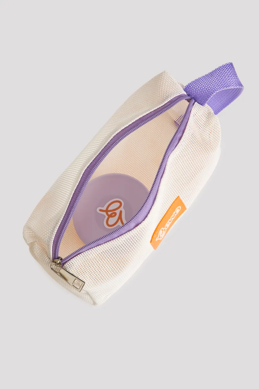 Necessaire Bewo com produto dentro